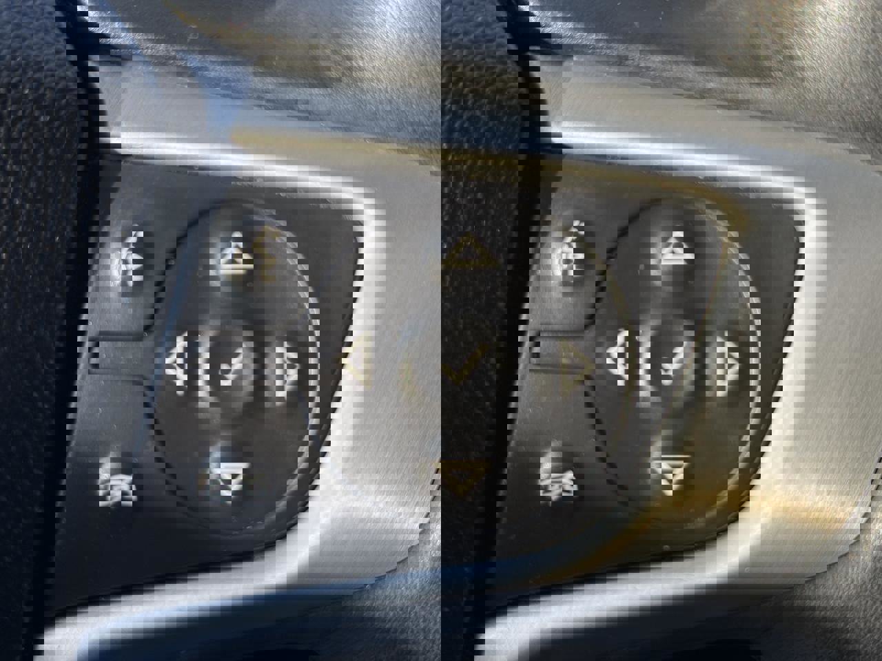 Used 2018 GMC Acadia SLT image 12