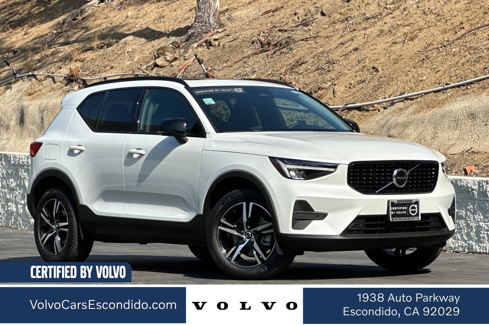 Certified 2026 Volvo XC40 B4 Core w/ Protection Package FWD image 1