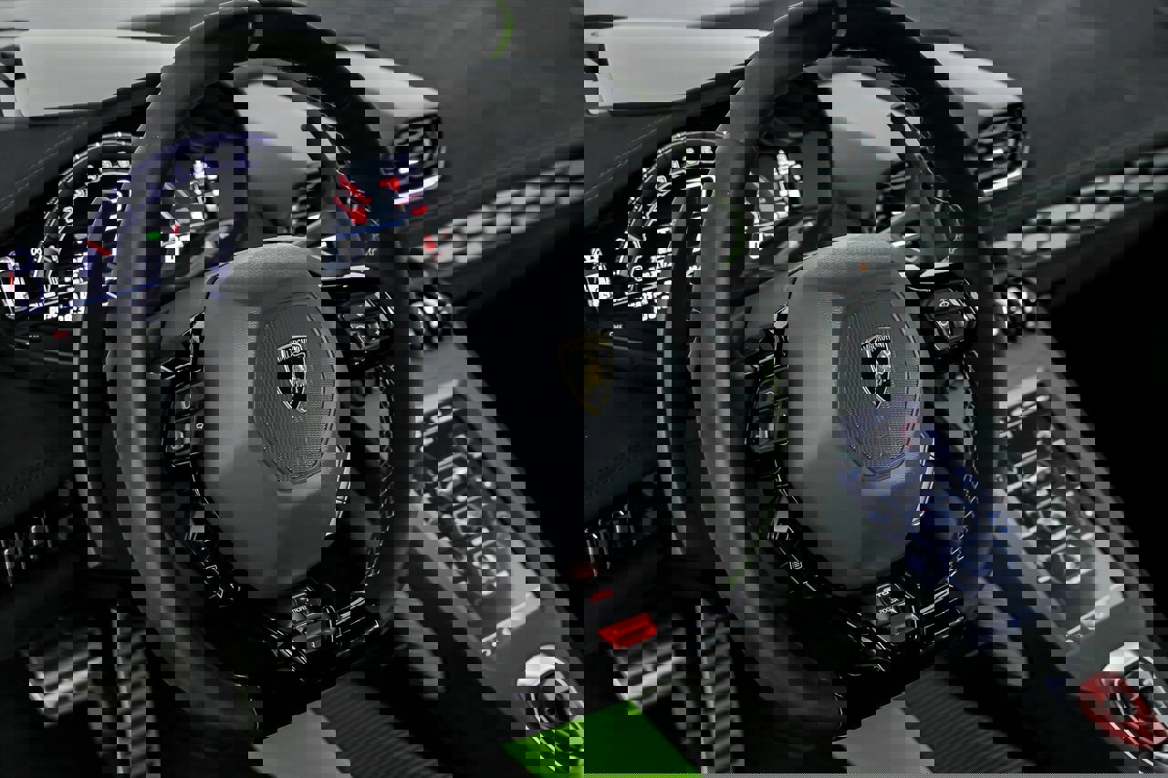 Used 2022 Lamborghini Huracan STO image 24