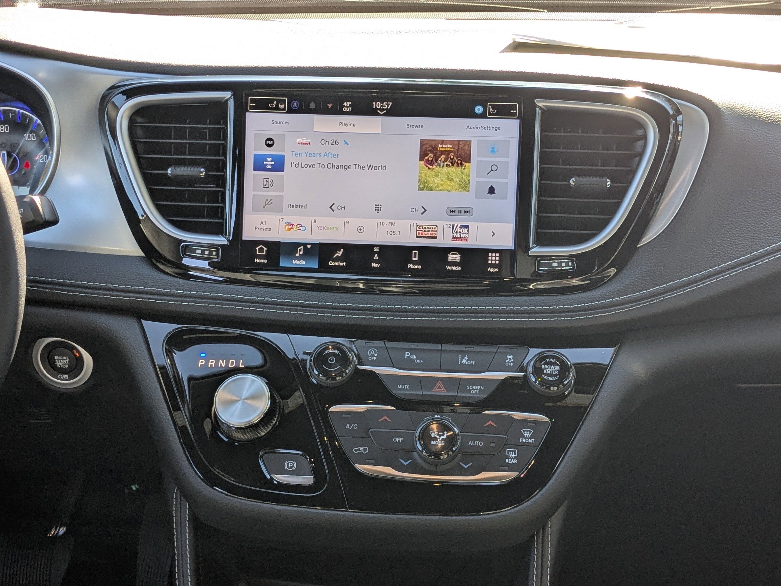 New 2026 Chrysler Pacifica Limited w/ S Appearance Package image 17