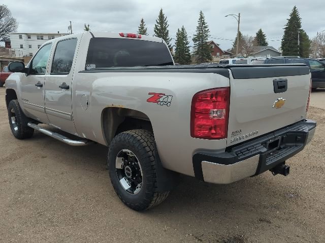 Used 2009 Chevrolet Silverado 2500 LT w/ Interior Plus Package AWD/4WD image 9