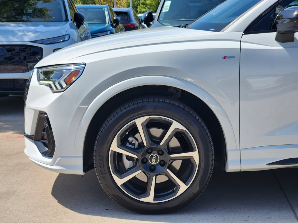 Certified 2025 Audi Q3 2.0T Premium Plus w/ Premium Plus Package AWD/4WD image 12