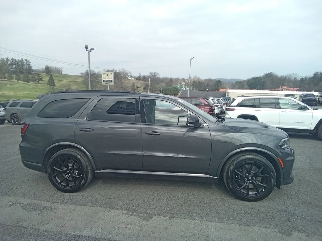 New 2026 Chrysler Pacifica Select w/ S Appearance Package image 3