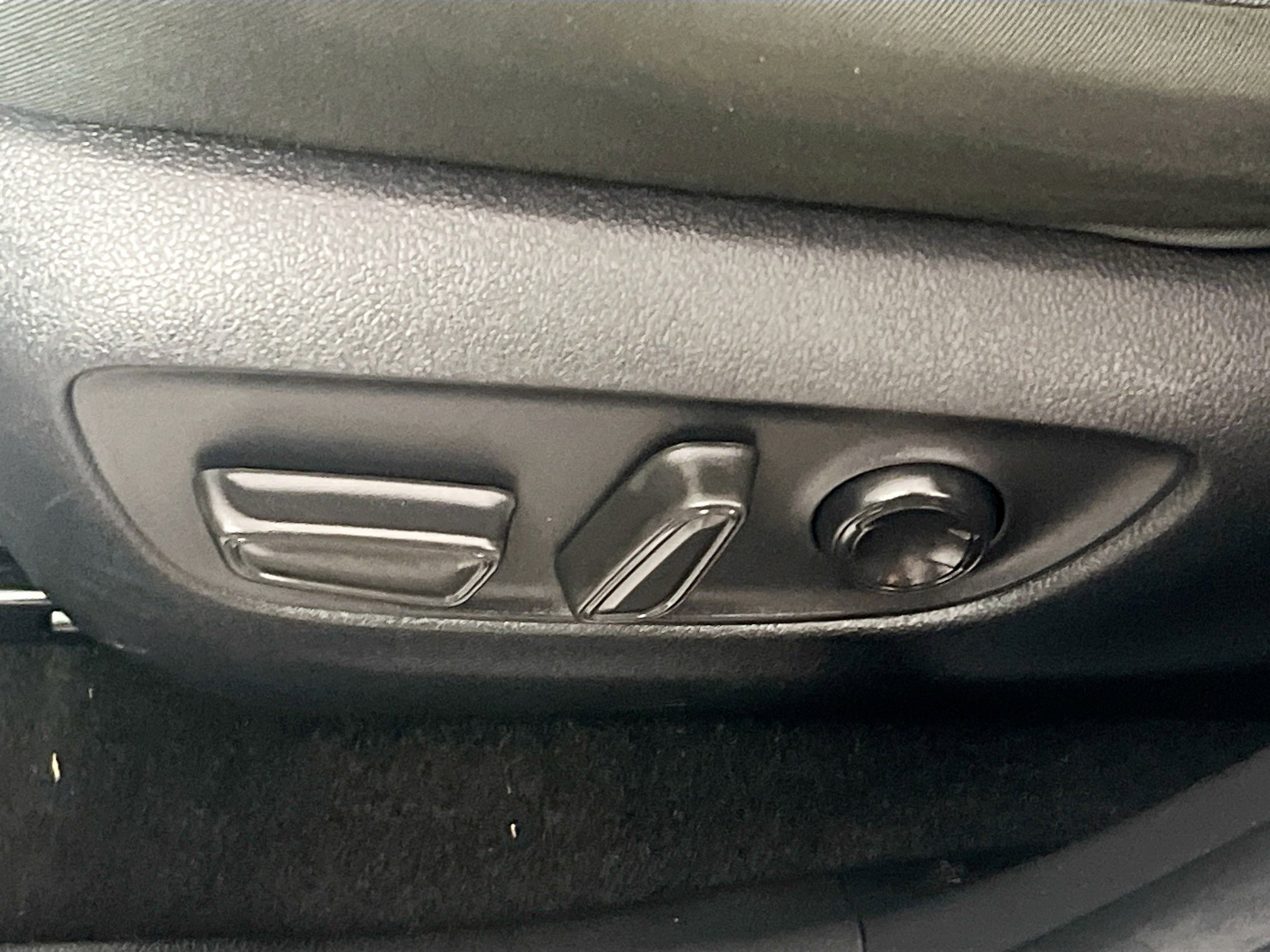 Used 2023 Toyota RAV4 XLE image 15