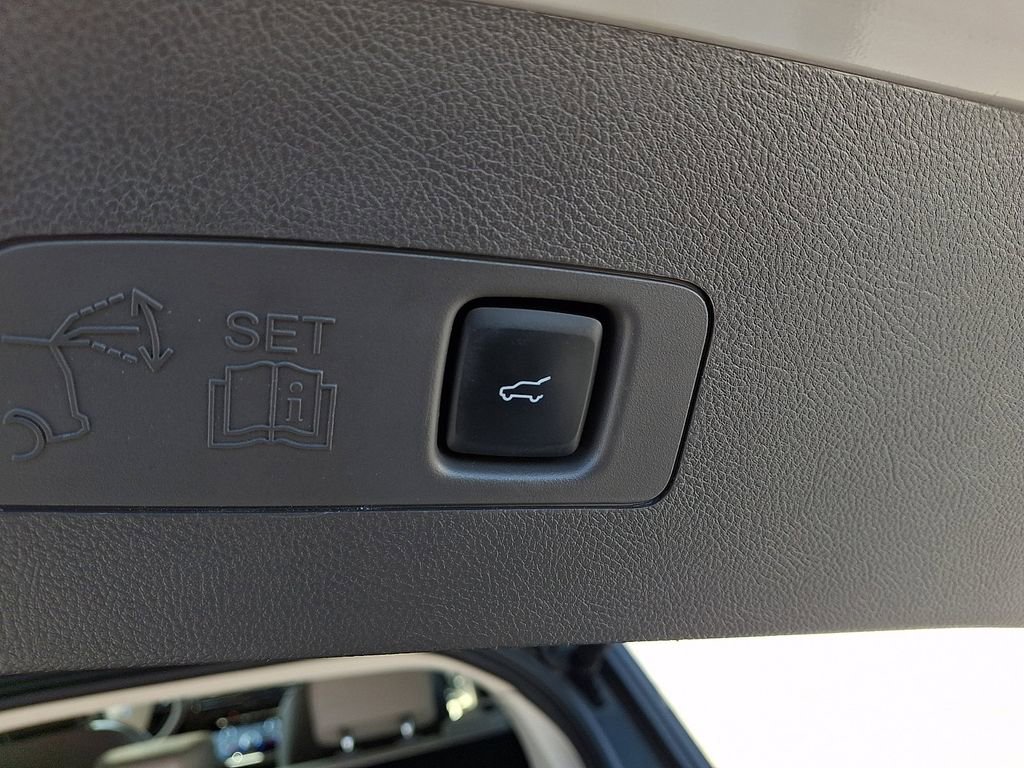 Used 2022 Lincoln Corsair AWD w/ Equipment Group 101A image 29