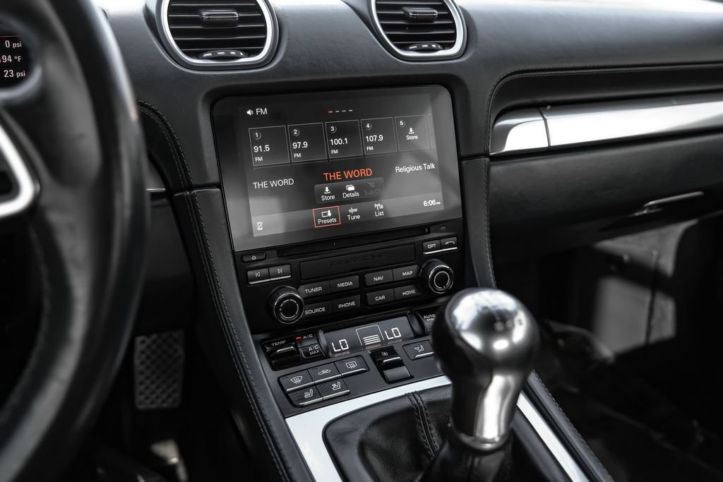Used 2021 Porsche 718 Cayman RWD image 19