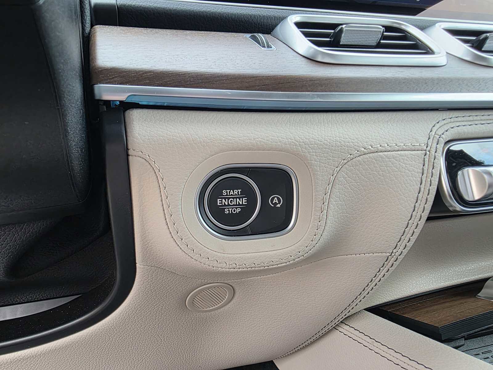 Used 2025 Mercedes-Benz GLE 350 4MATIC image 25