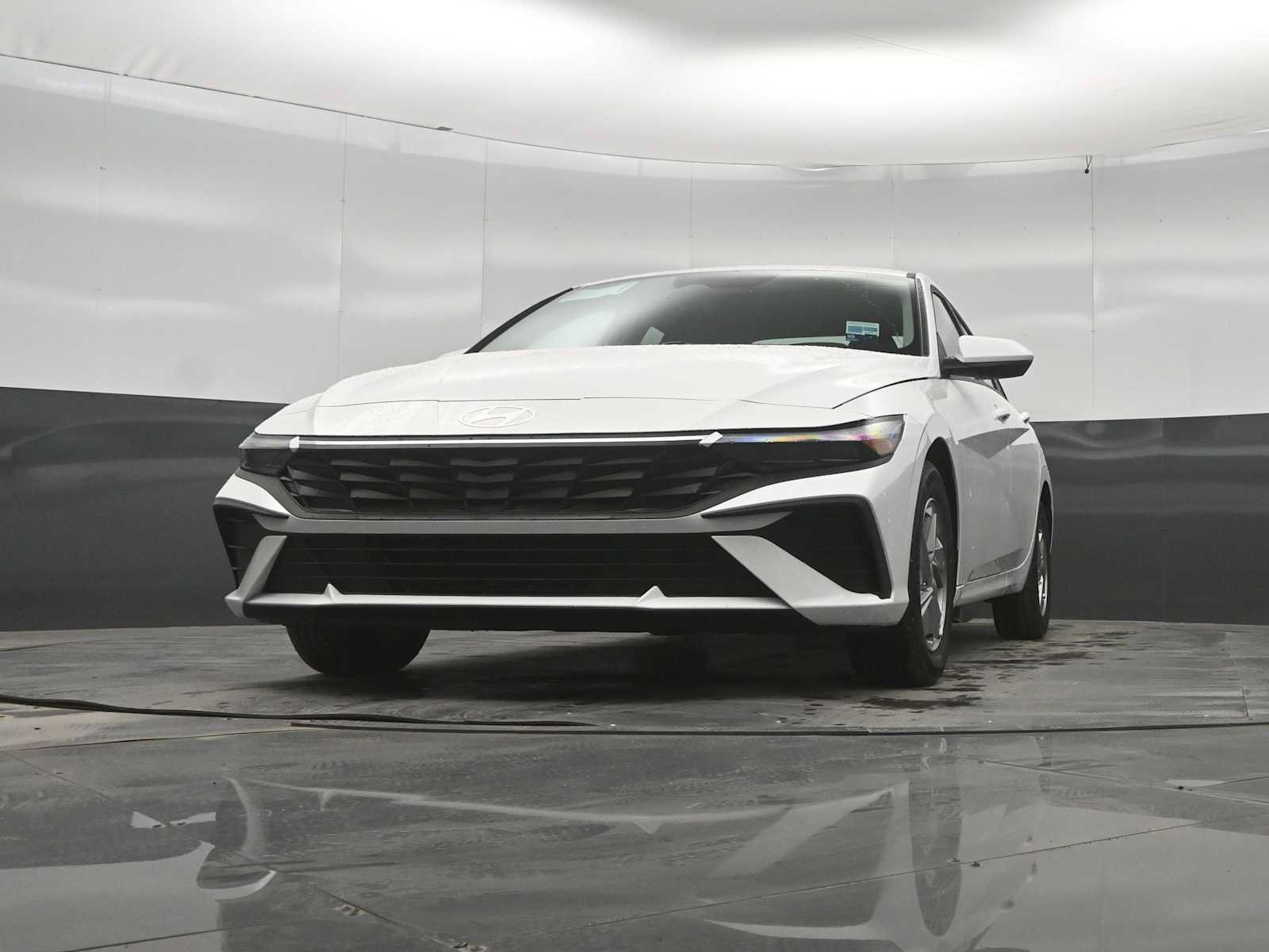 New 2026 Hyundai Elantra SE FWD image 34
