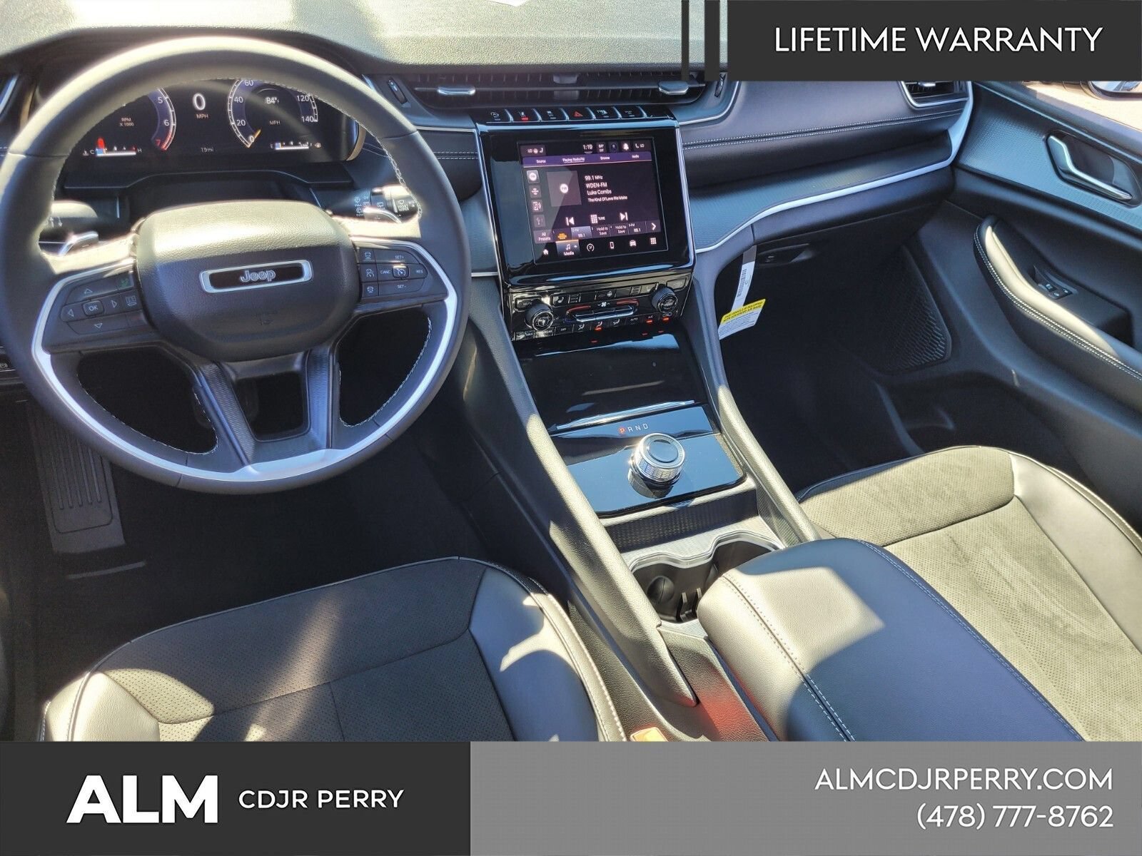 New 2025 Jeep Grand Cherokee Altitude AWD/4WD image 11