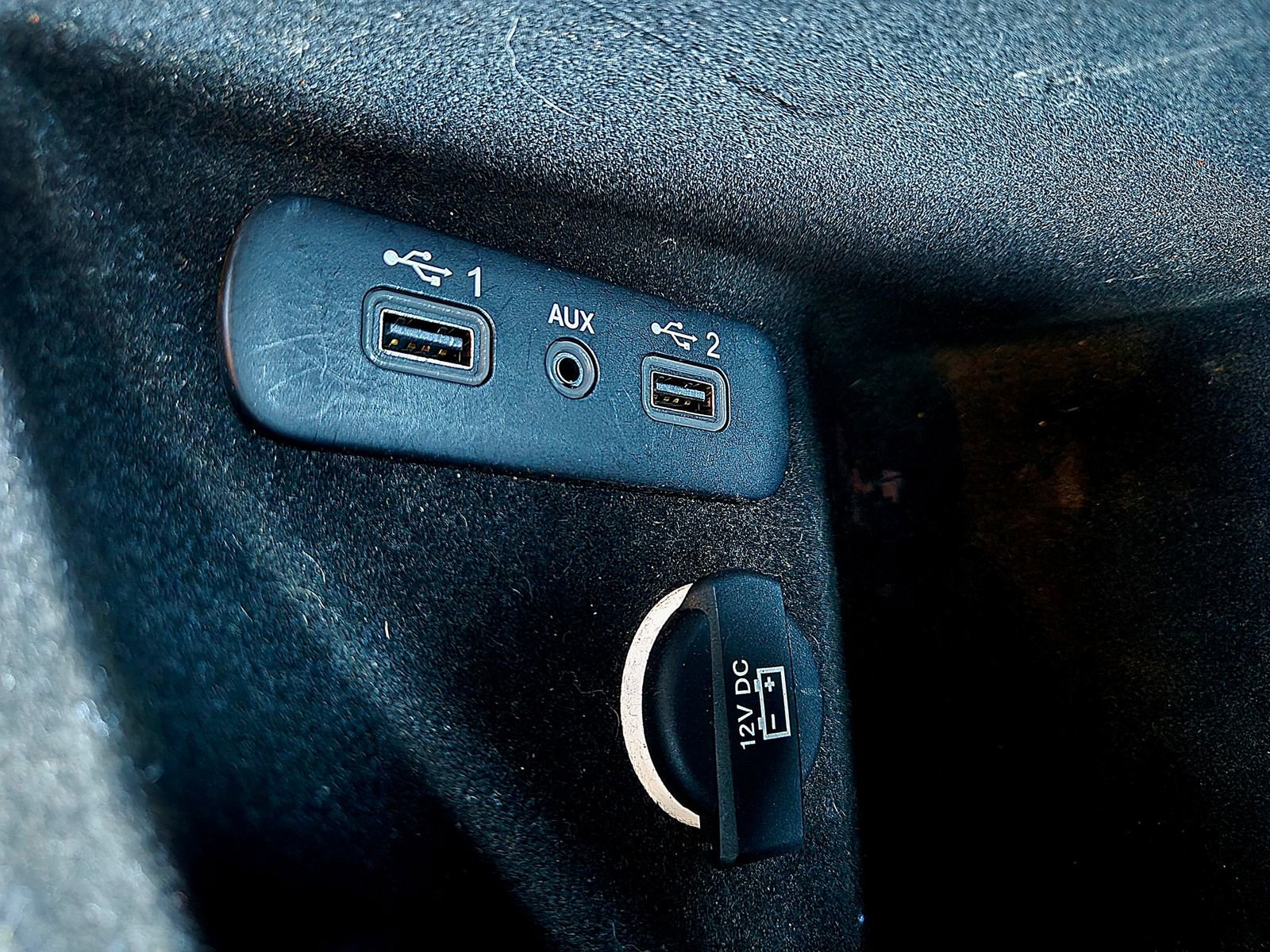 Used 2022 Dodge Challenger SXT w/ Plus Package image 19