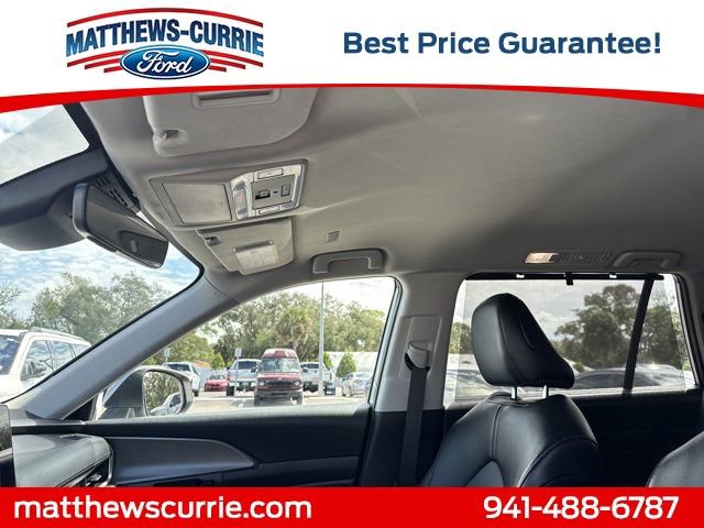Used 2024 Toyota Grand Highlander XLE image 11