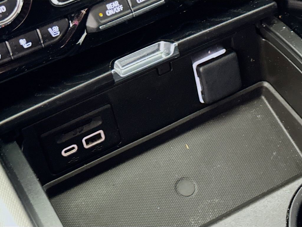 Used 2021 GMC Yukon XL Denali image 34