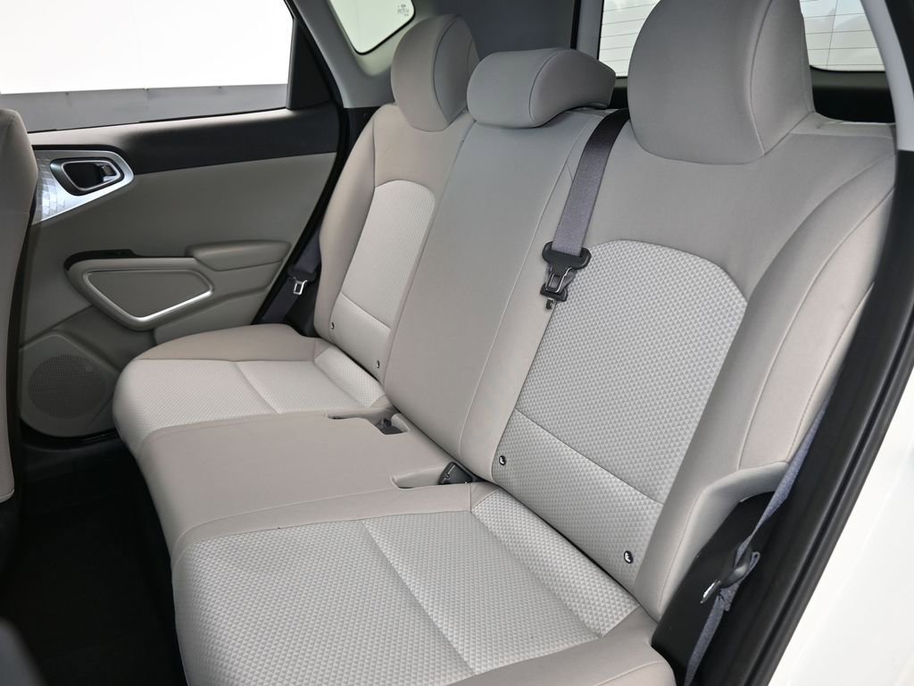 Used 2021 Kia Soul LX image 29