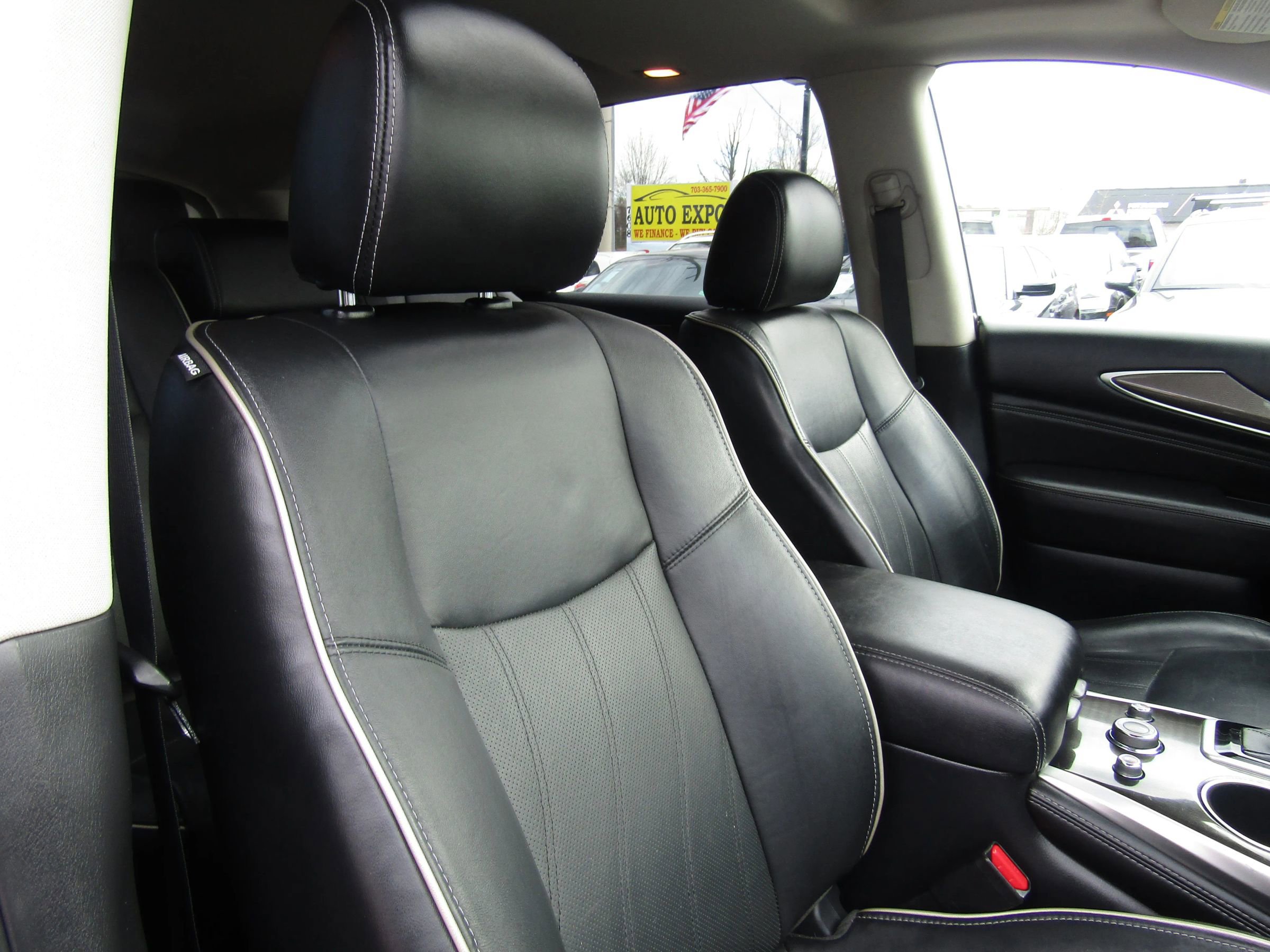 Used 2019 INFINITI QX60 Luxe w/ Essential Package image 13