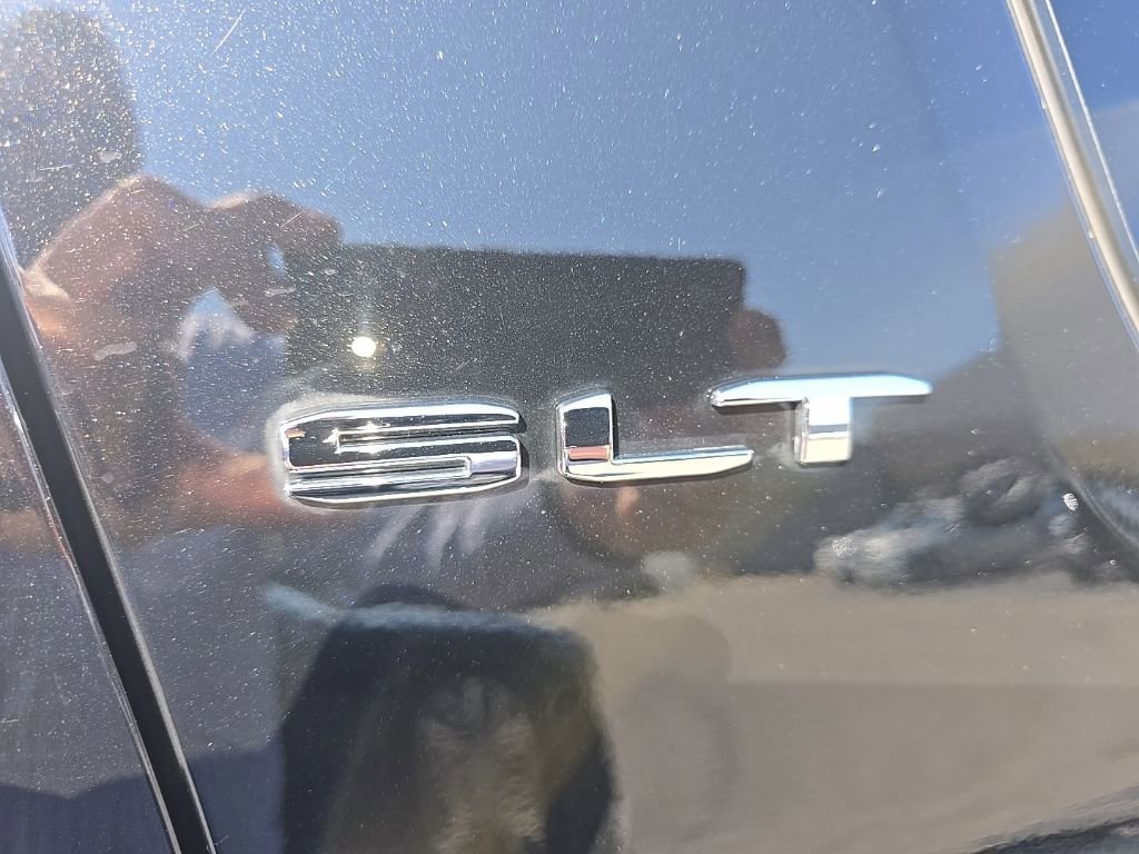 Used 2023 GMC Acadia SLT w/ Technology Package image 11