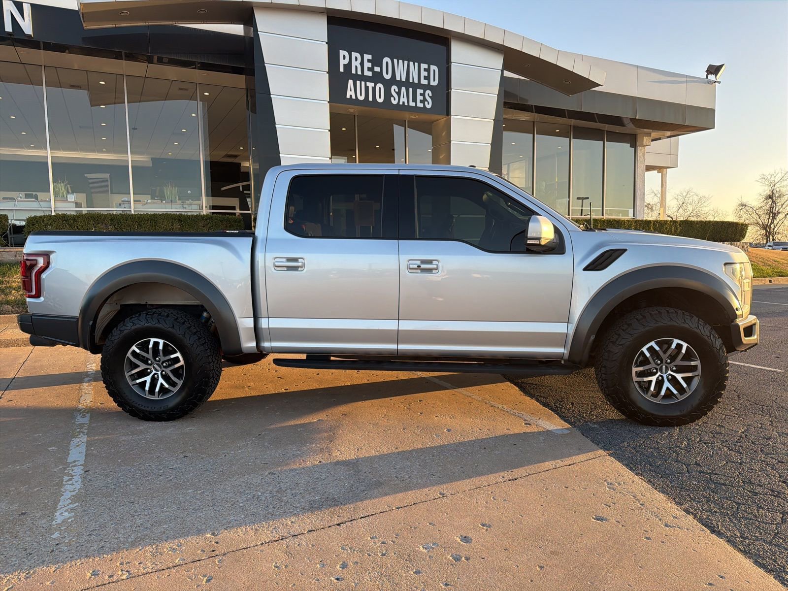 Used 2018 Ford F150 Raptor w/ Equipment Group 802A Luxury image 2