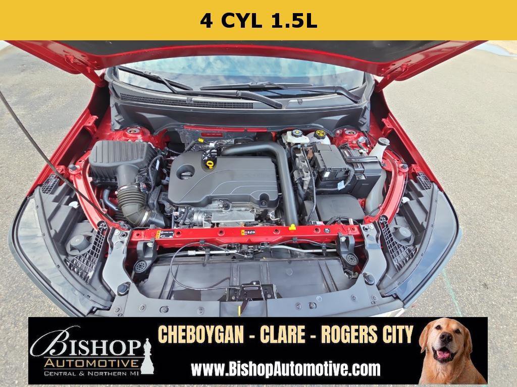 Used 2024 GMC Terrain SLE w/ Driver Convenience Package image 9