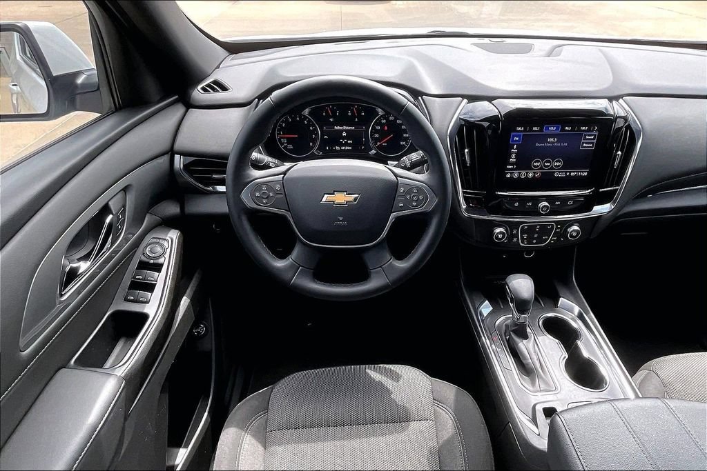 Used 2023 Chevrolet Traverse LT FWD image 5