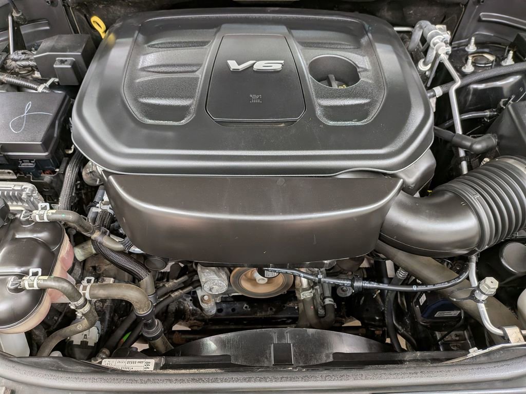 Used 2017 Jeep Grand Cherokee Altitude image 34