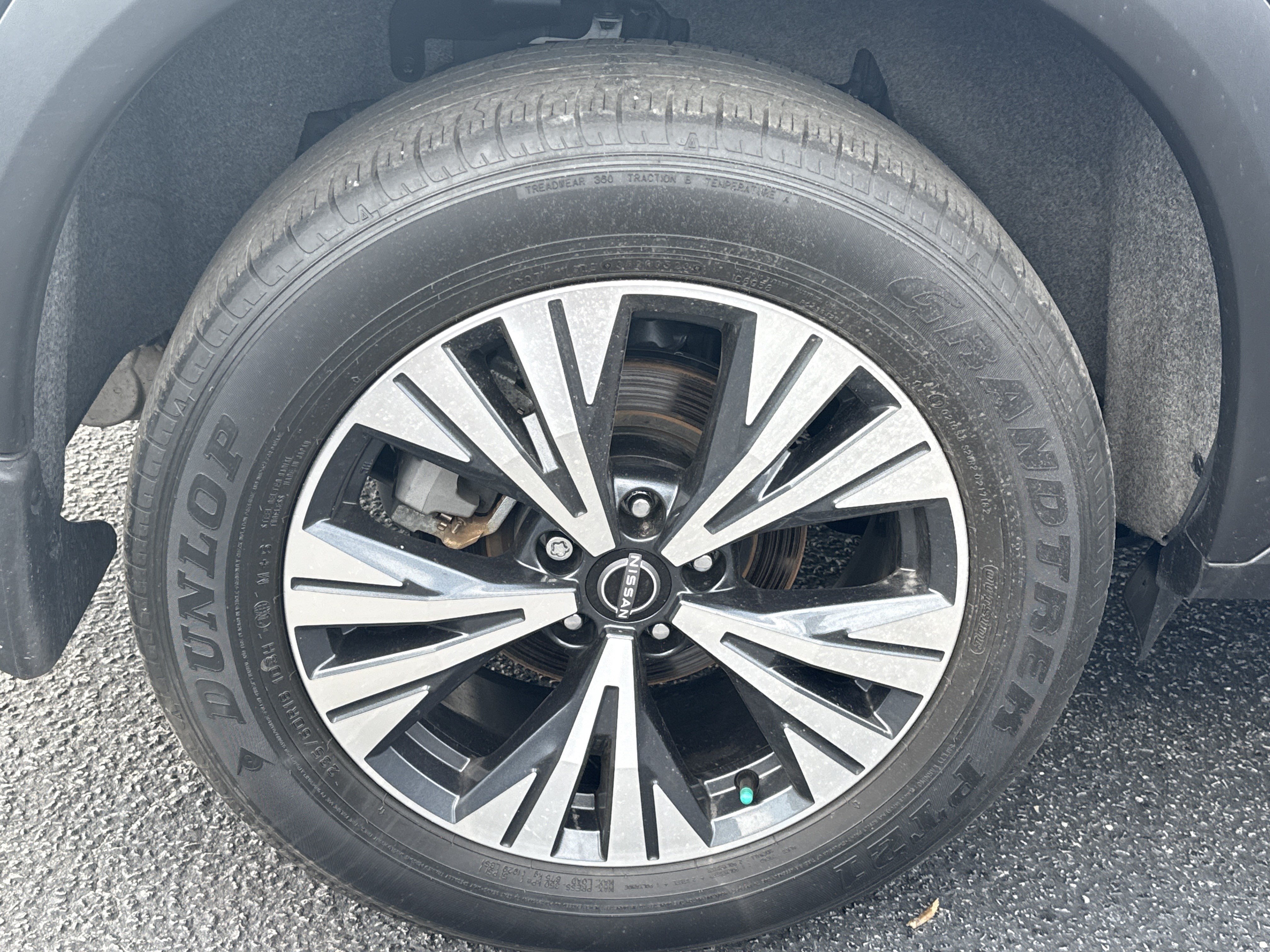 Used 2023 Nissan Rogue SV AWD/4WD image 12