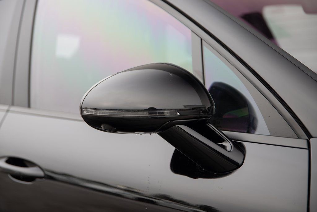 Certified 2025 Porsche Macan image 12