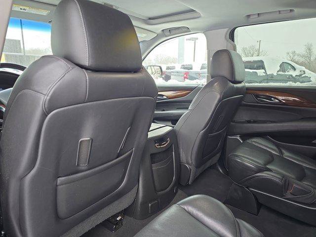 Used 2020 Cadillac Escalade Luxury image 12