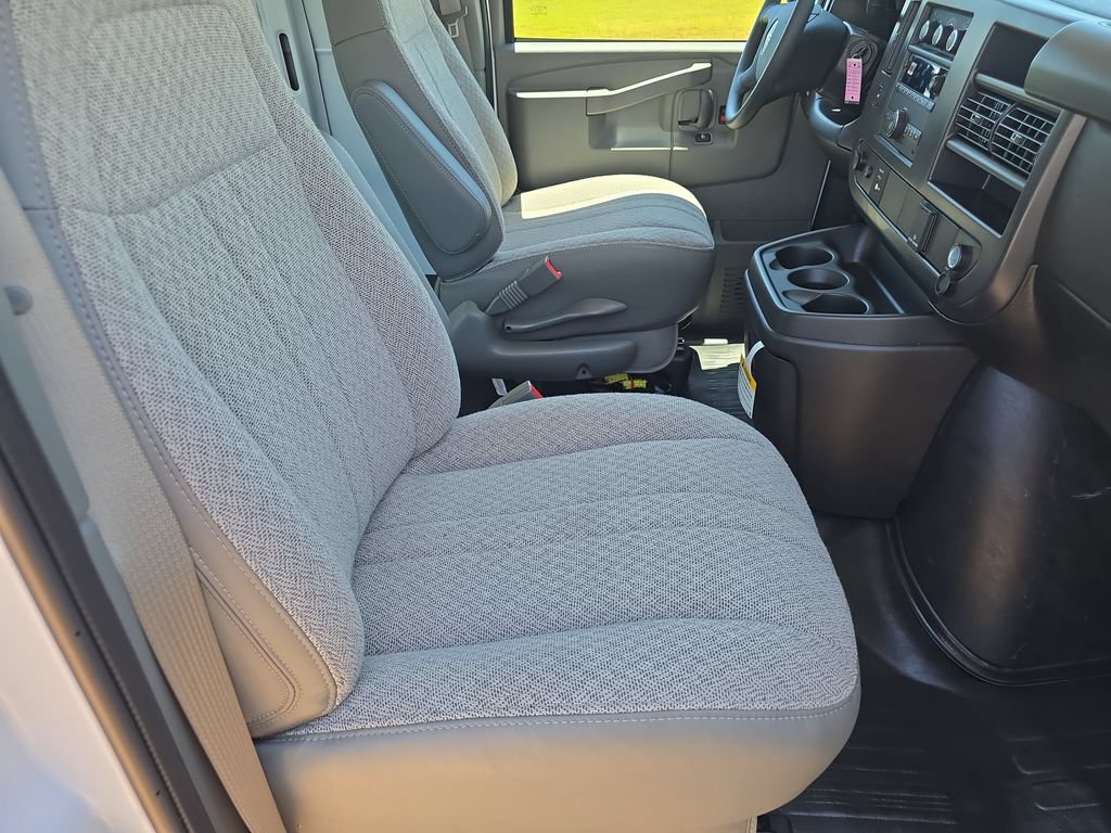 New 2026 GMC Savana 2500 Extended w/ Driver Convenience Package RWD image 10