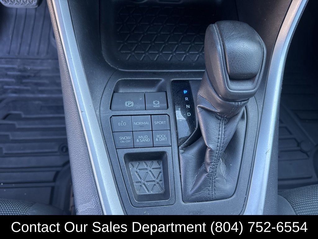 Used 2021 Toyota RAV4 LE image 22