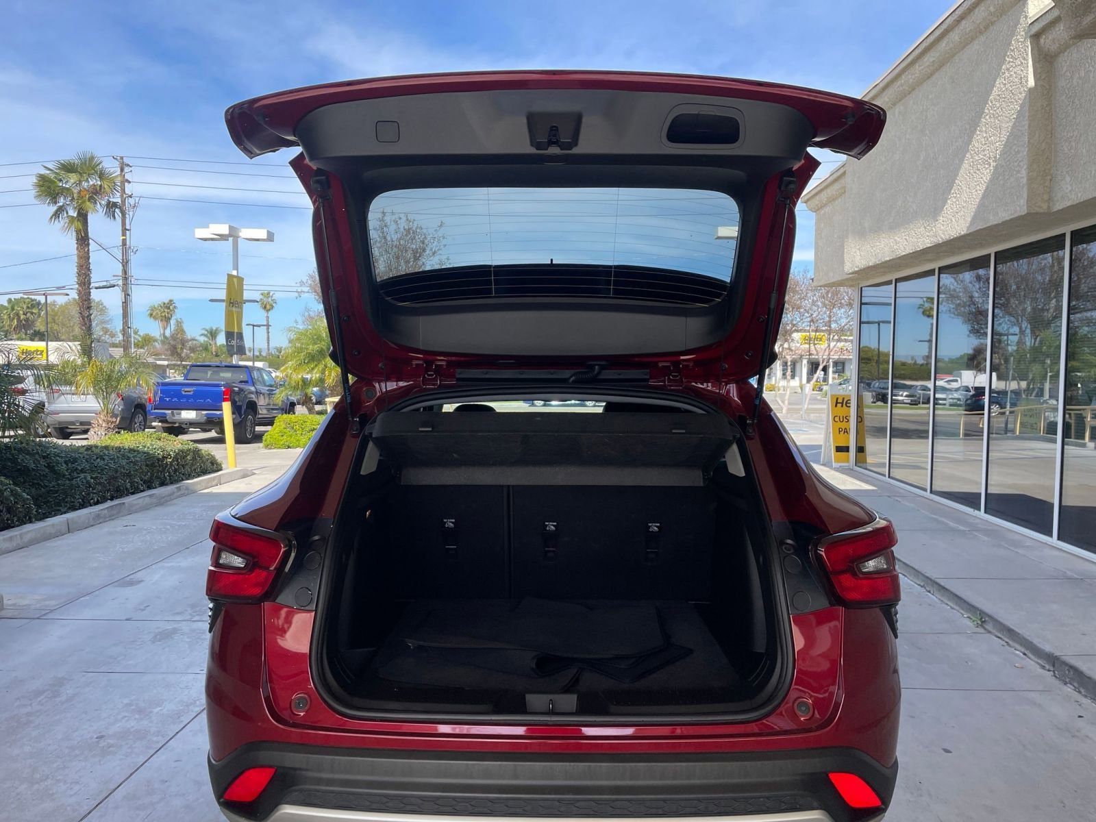 Used 2025 Chevrolet Trax LT image 30