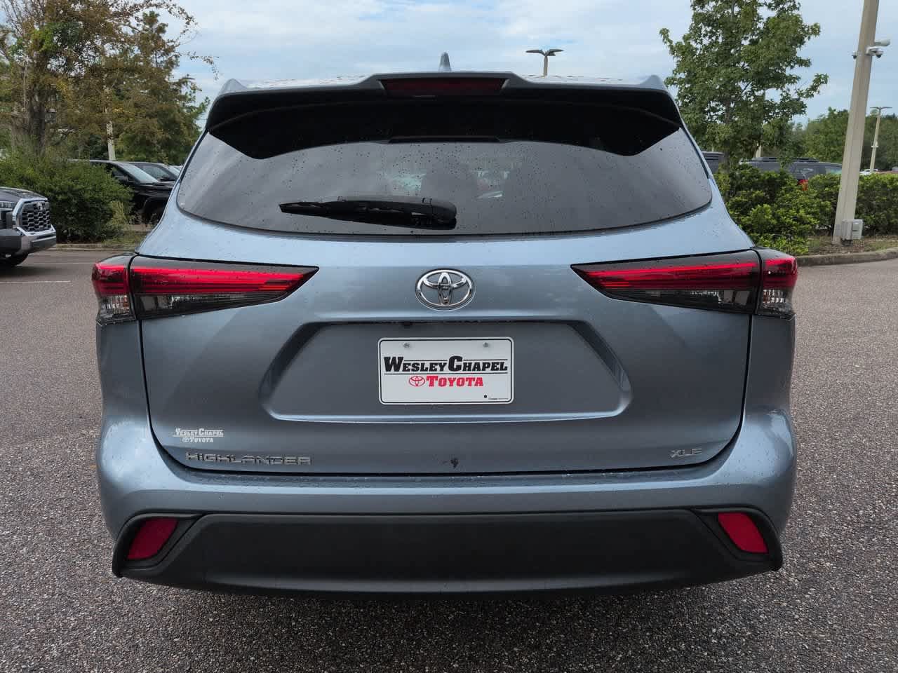 Used 2022 Toyota Highlander XLE FWD image 5