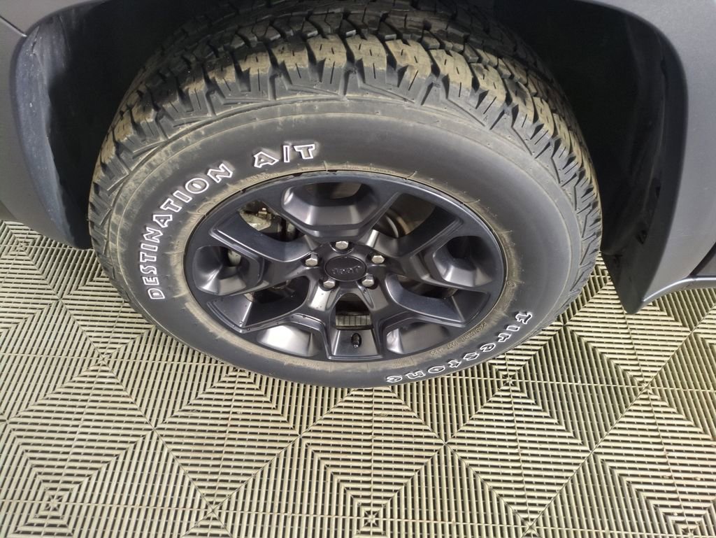 Used 2022 Jeep Cherokee Trailhawk w/ Premium Leather Package image 25