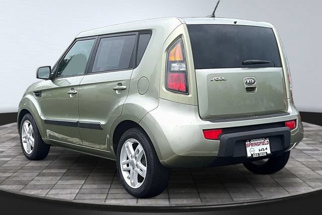 Used 2011 Kia Soul + w/ Audio Pkg FWD image 4