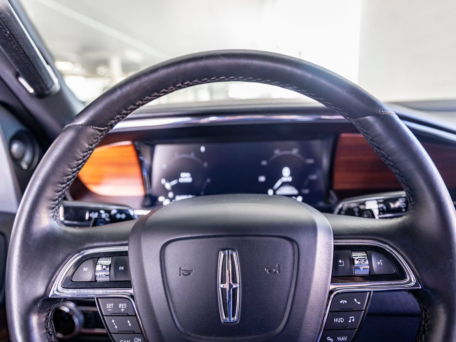 Used 2018 Lincoln Navigator L Reserve w/ Technology Package AWD/4WD image 19