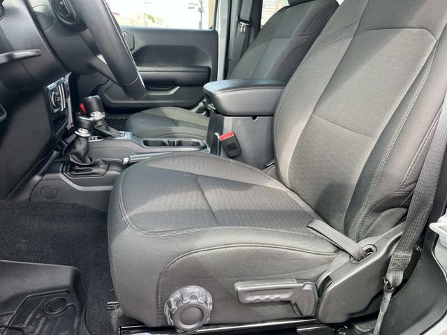 Used 2020 Jeep Wrangler Sport image 15