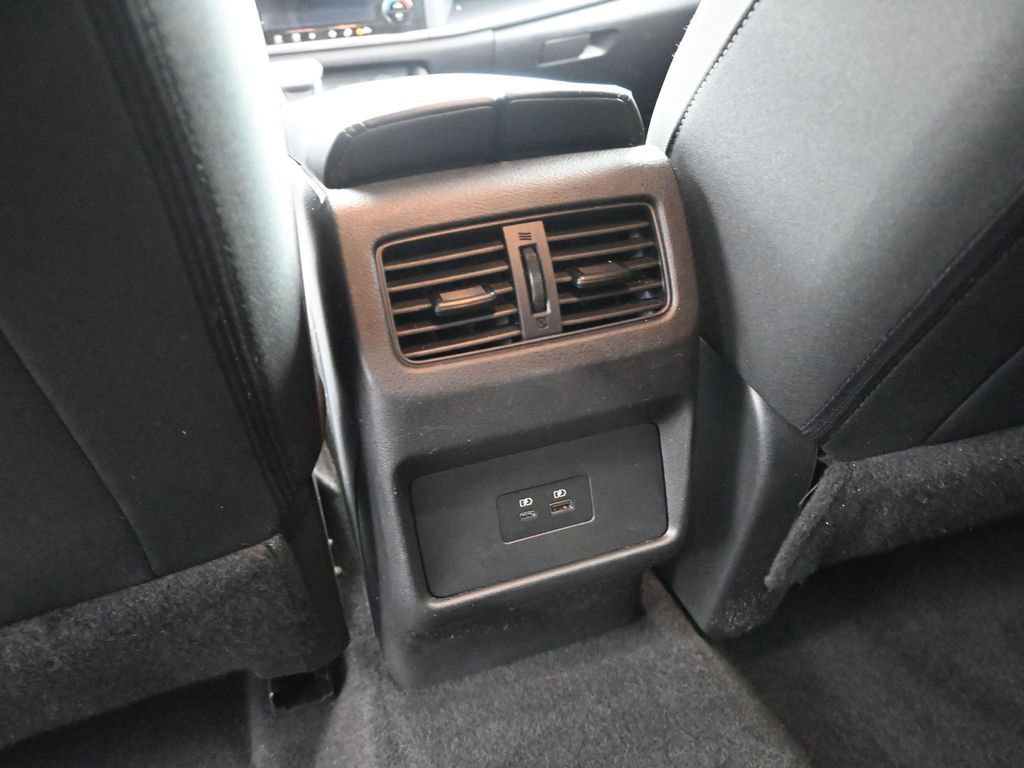 Used 2023 Nissan Rogue SV image 13