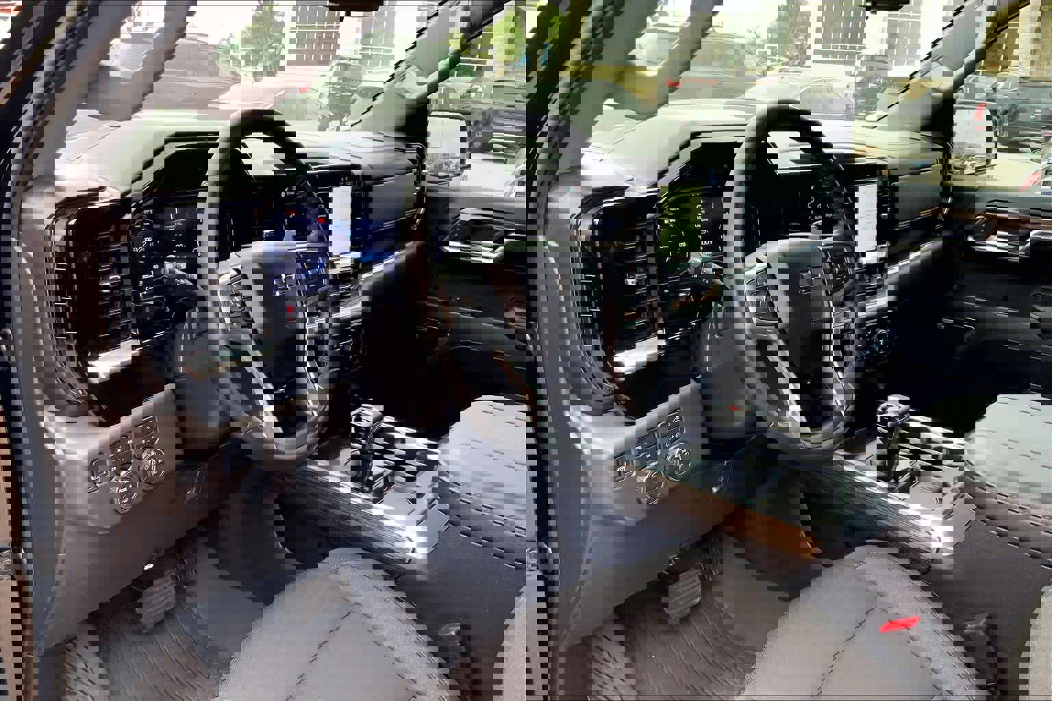 Used 2024 Chevrolet Silverado 1500 LT Trail Boss w/ Convenience Package II AWD/4WD image 16