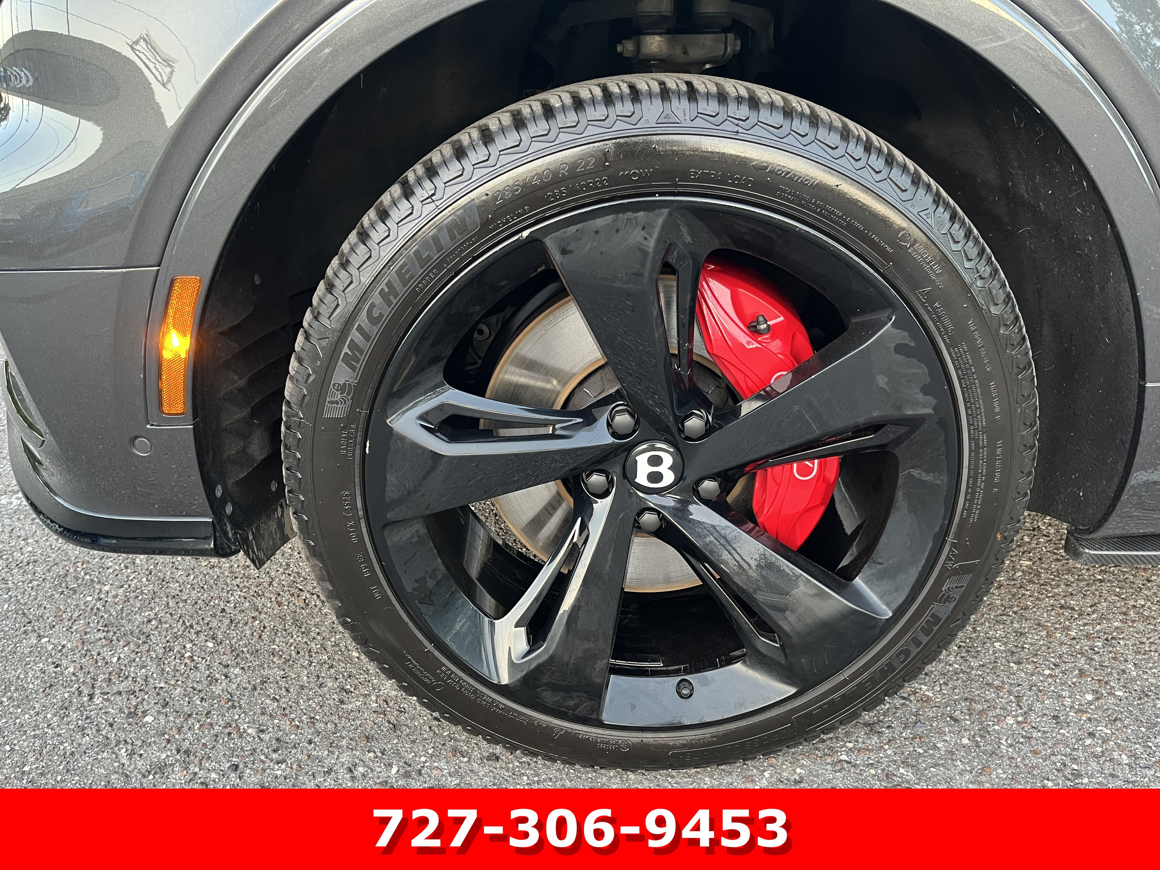 Used 2024 Bentley Bentayga AWD/4WD image 14