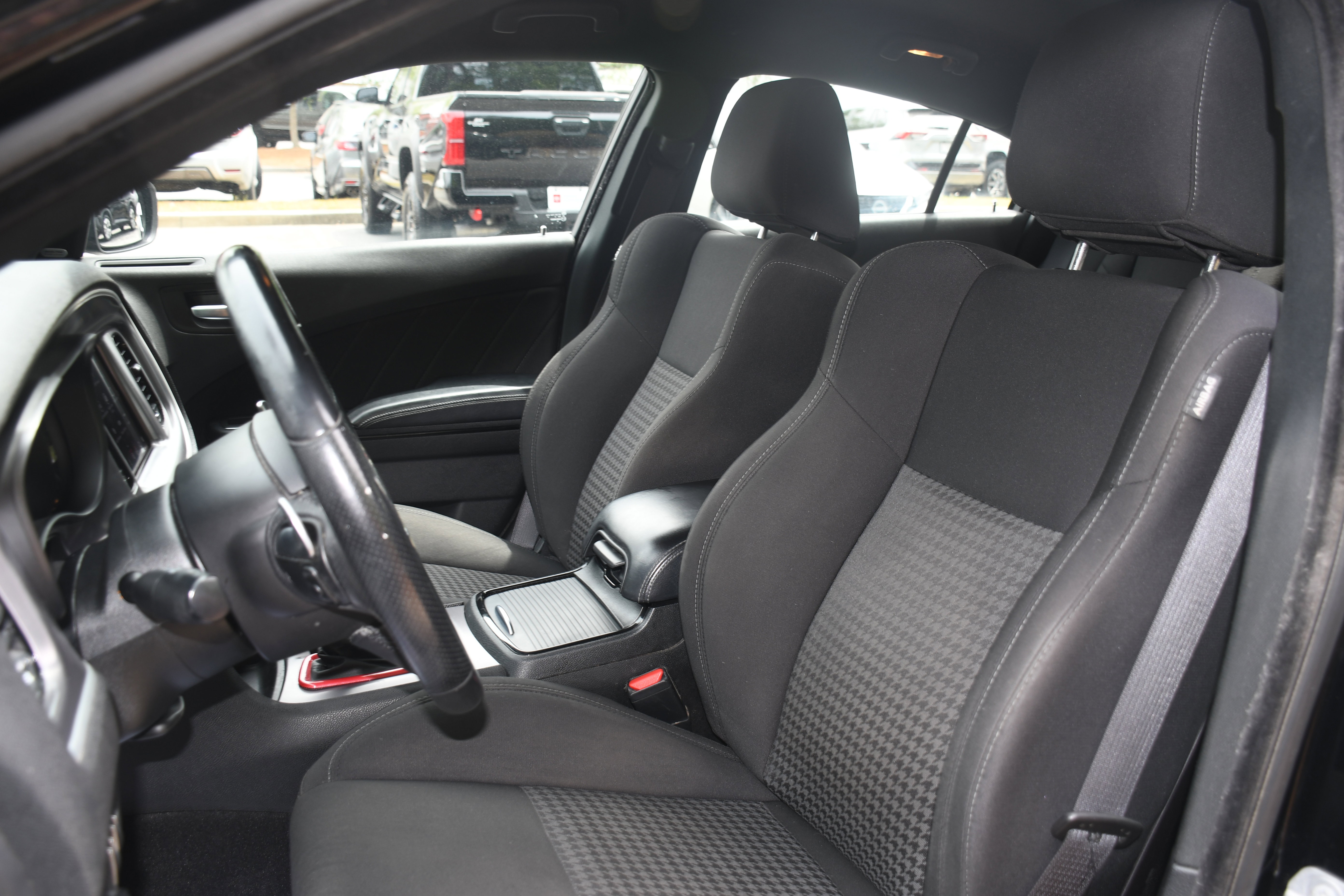 Used 2019 Dodge Charger R/T w/ Blacktop Package image 11