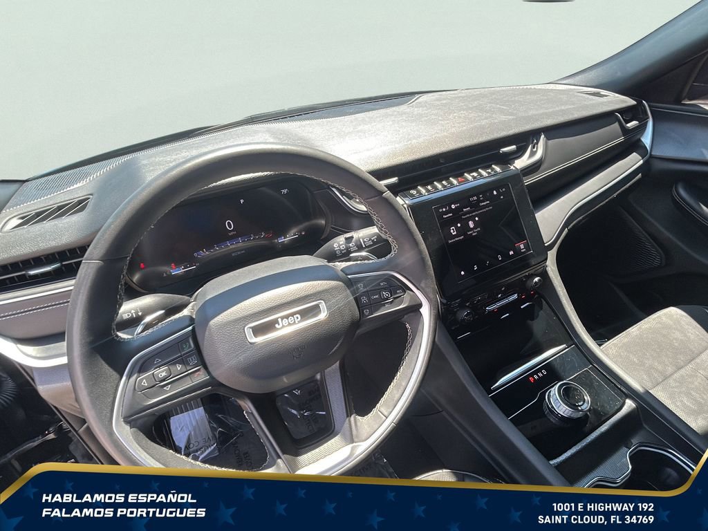 Used 2024 Jeep Grand Cherokee L Altitude AWD/4WD image 14