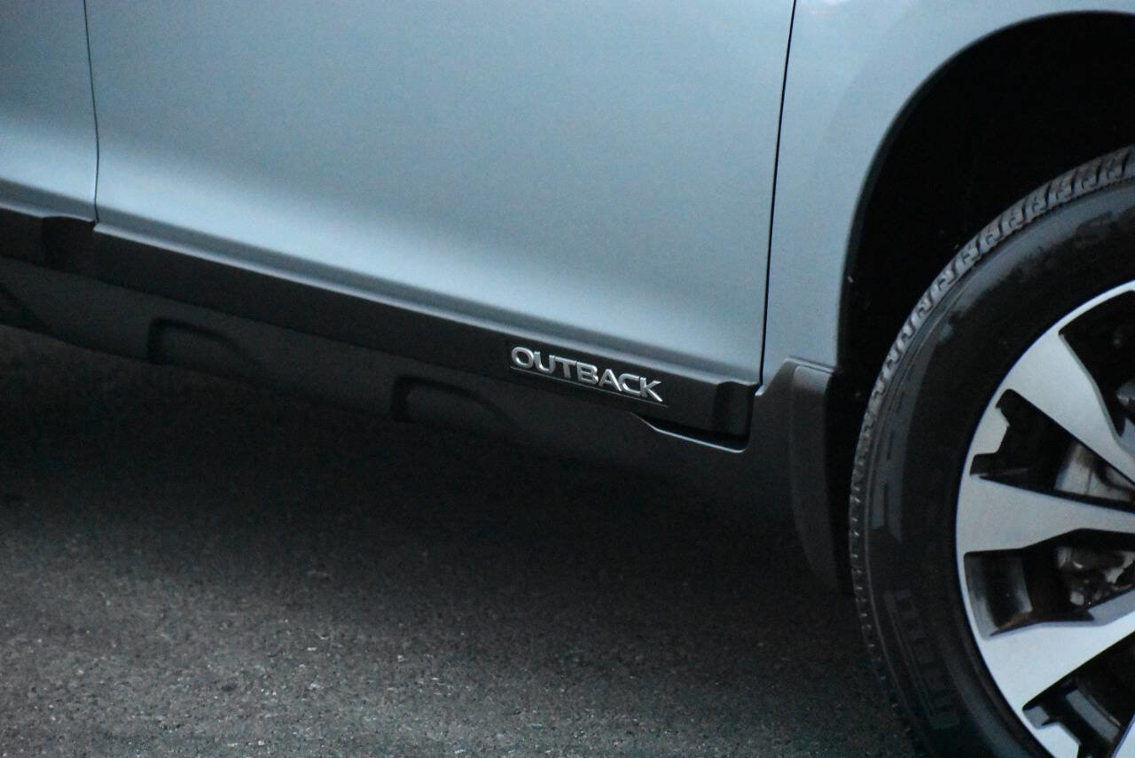 Used 2016 Subaru Outback 3.6R Limited image 6