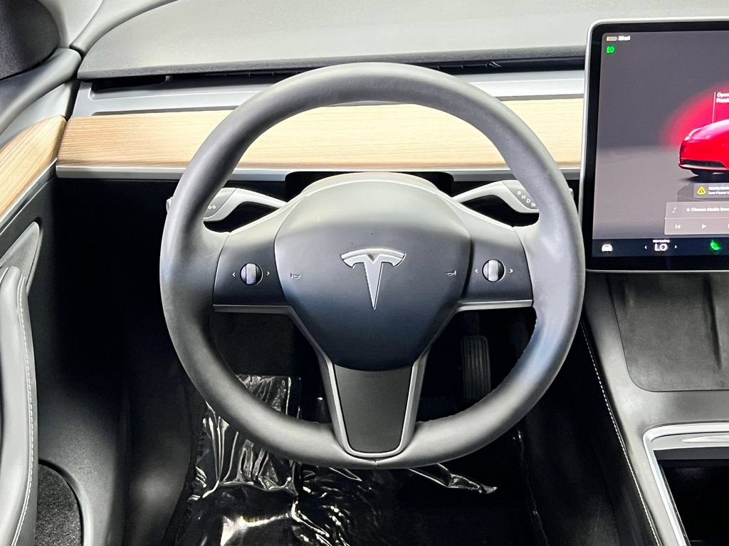 Used 2025 Tesla Model Y Long Range AWD/4WD image 25
