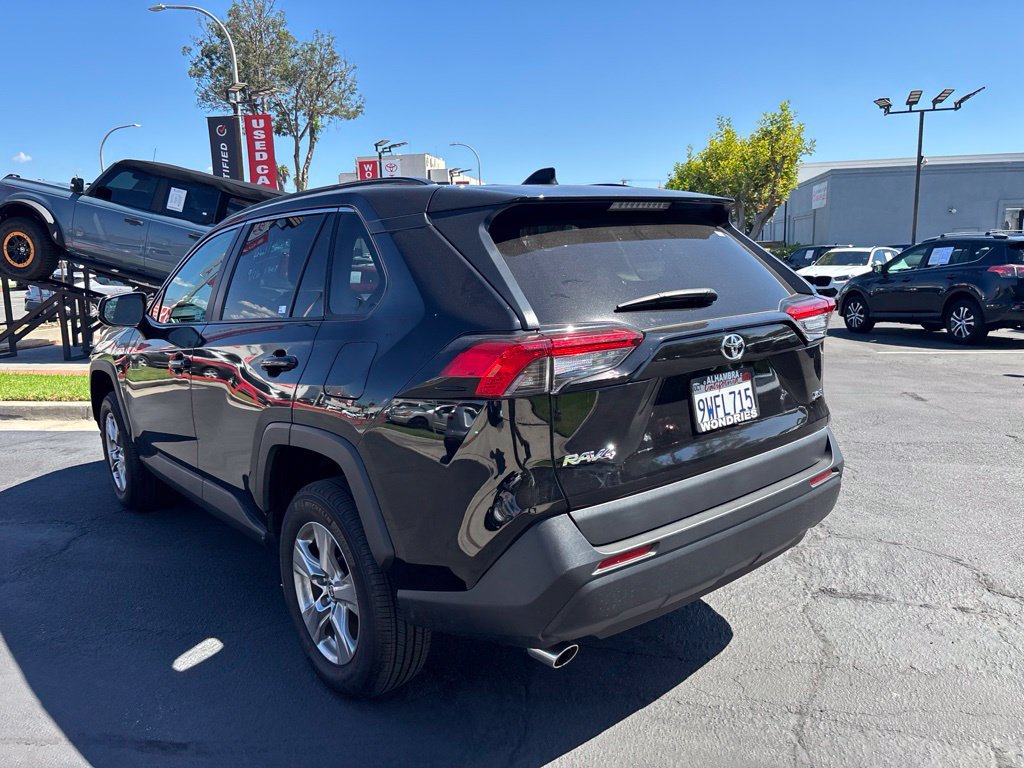 Used 2025 Toyota RAV4 XLE w/ Convenience Package FWD image 7