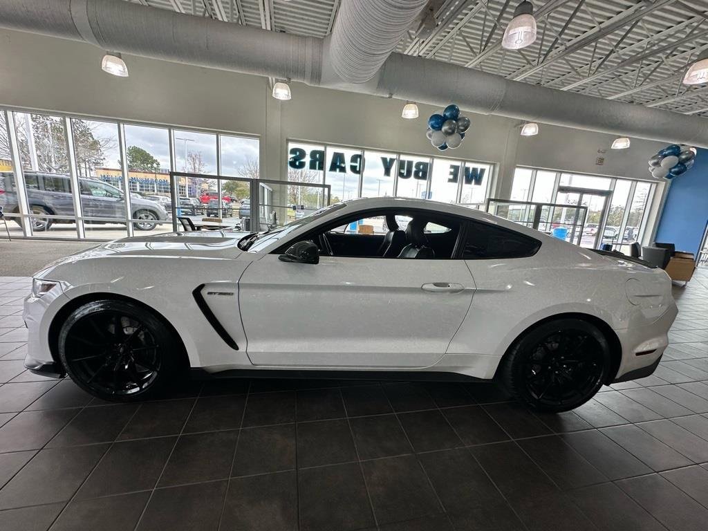 Used 2016 Ford Mustang Shelby GT350 w/ Technology Package image 29