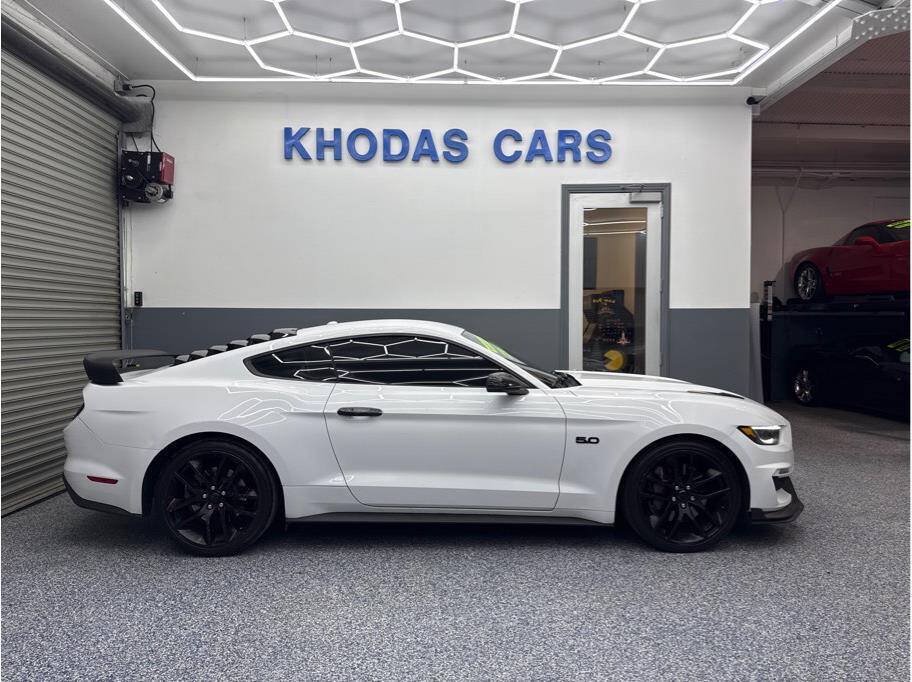 Used 2015 Ford Mustang GT Premium w/ Equipment Group 401A RWD image 5