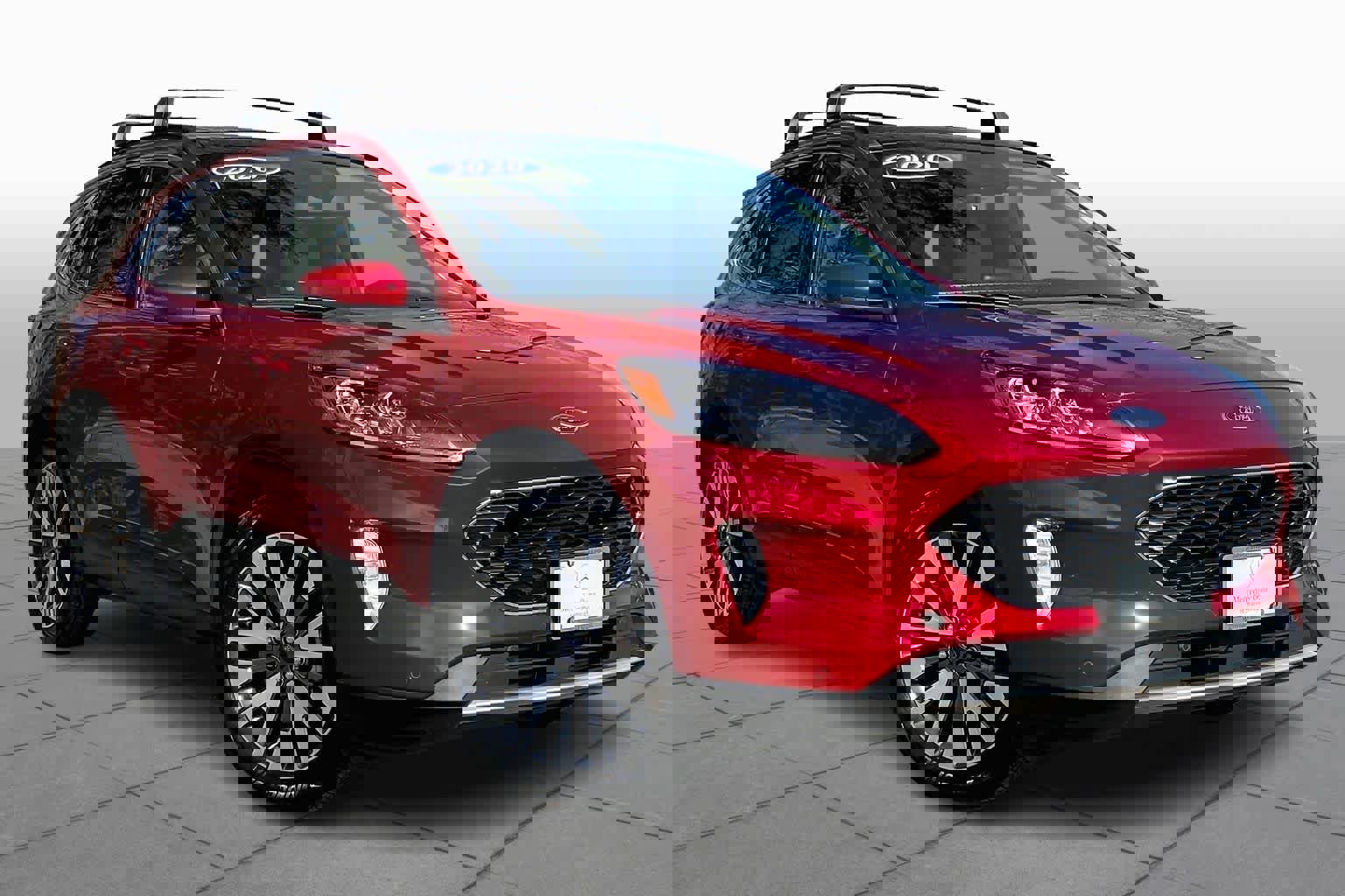 Used 2020 Ford Escape Titanium image 3