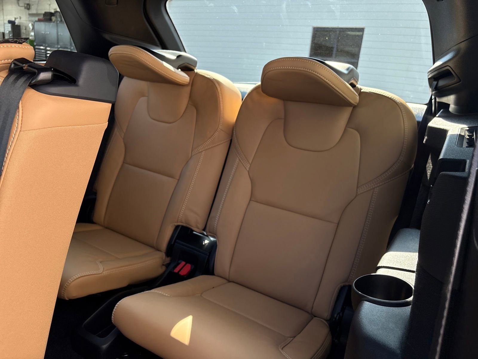 Certified 2025 Volvo XC90 T8 Ultra w/ Protection Package Premier image 33