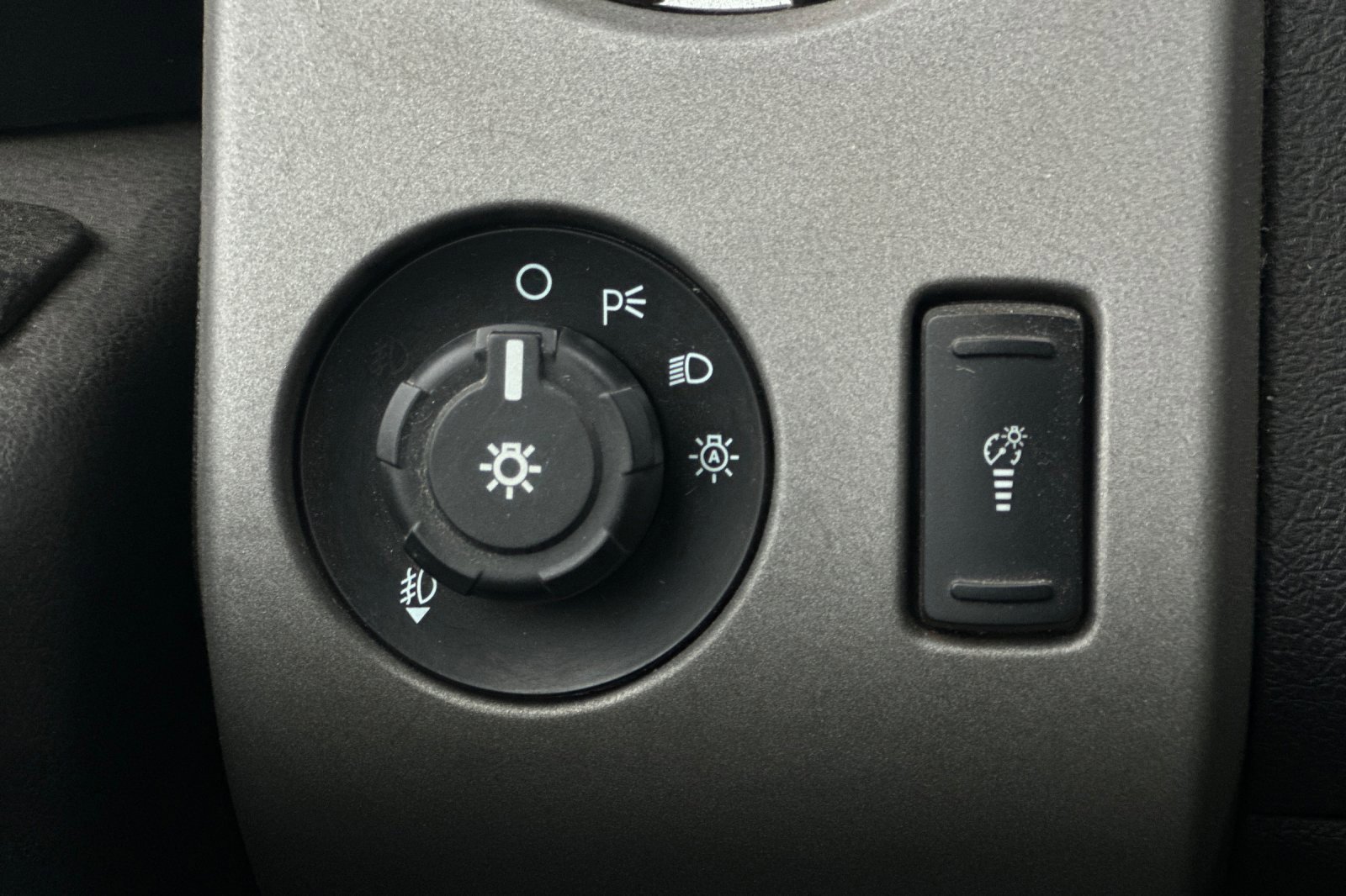 Used 2013 Ford F350 Lariat w/ Lariat Chrome Pkg image 25