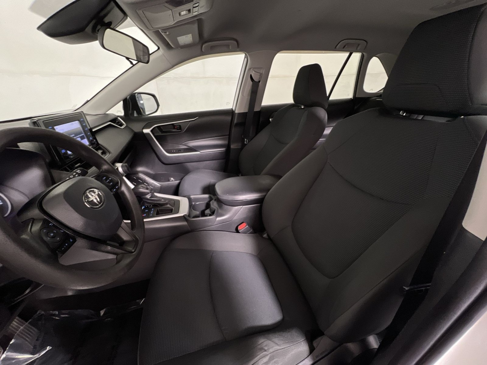 Used 2021 Toyota RAV4 LE w/ Carpet Mat Package (TMS) FWD image 13
