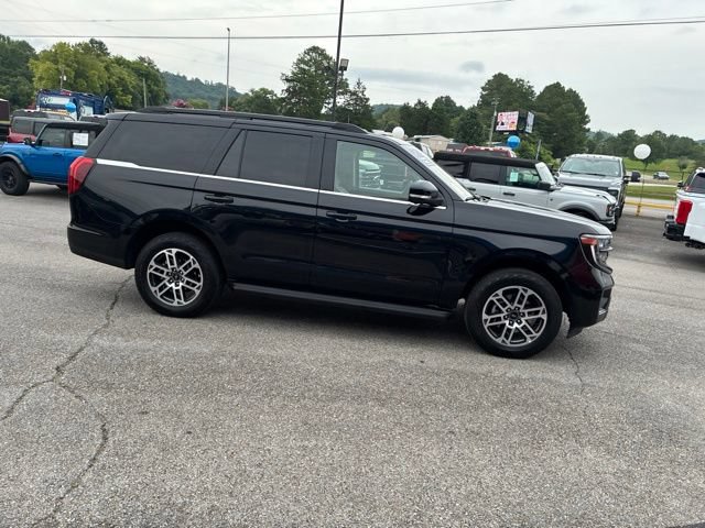 Used 2025 Ford Expedition Active AWD/4WD image 41