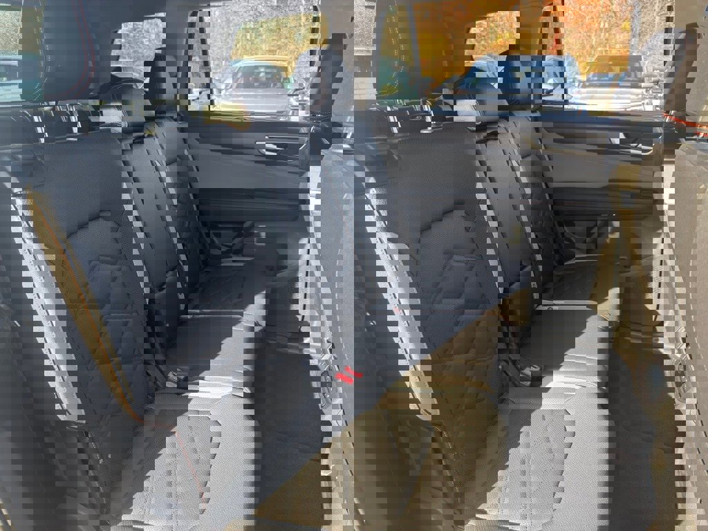 Used 2025 Volkswagen Atlas Peak Edition SE image 32